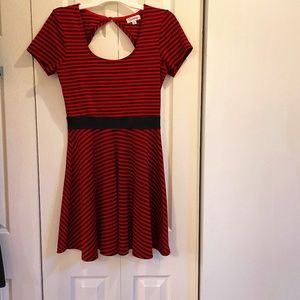 Junior's short sleeve dress, red & black stripe, Olsenboye, sz. Medium